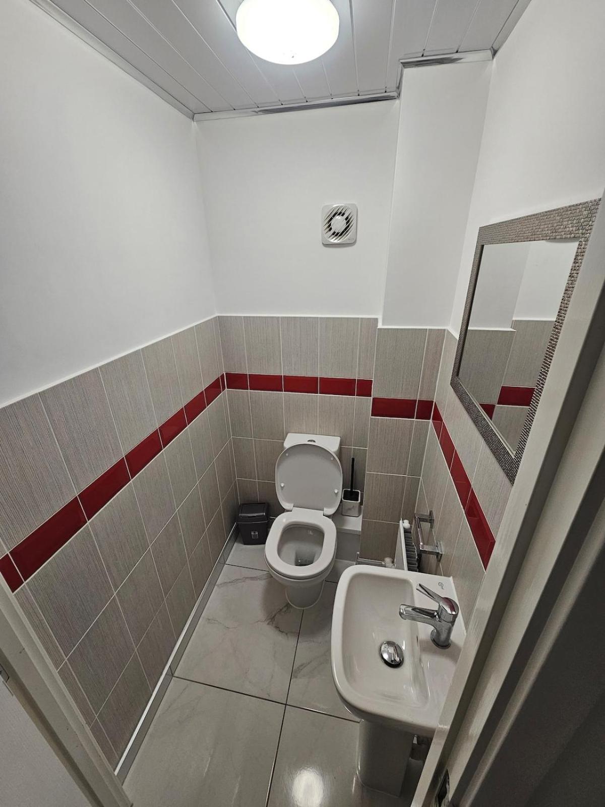 Very Cosy 3 Bedroom House Close To * Coventry