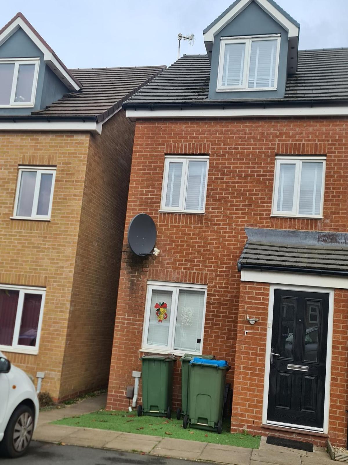 Very Cosy 3 Bedroom House Close To * Coventry
