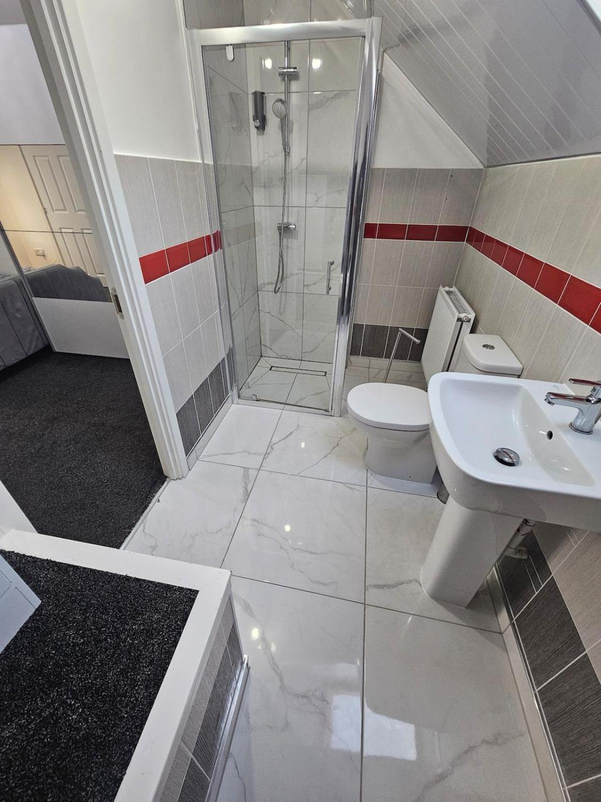 Very Cosy 3 Bedroom House Close To Coventry