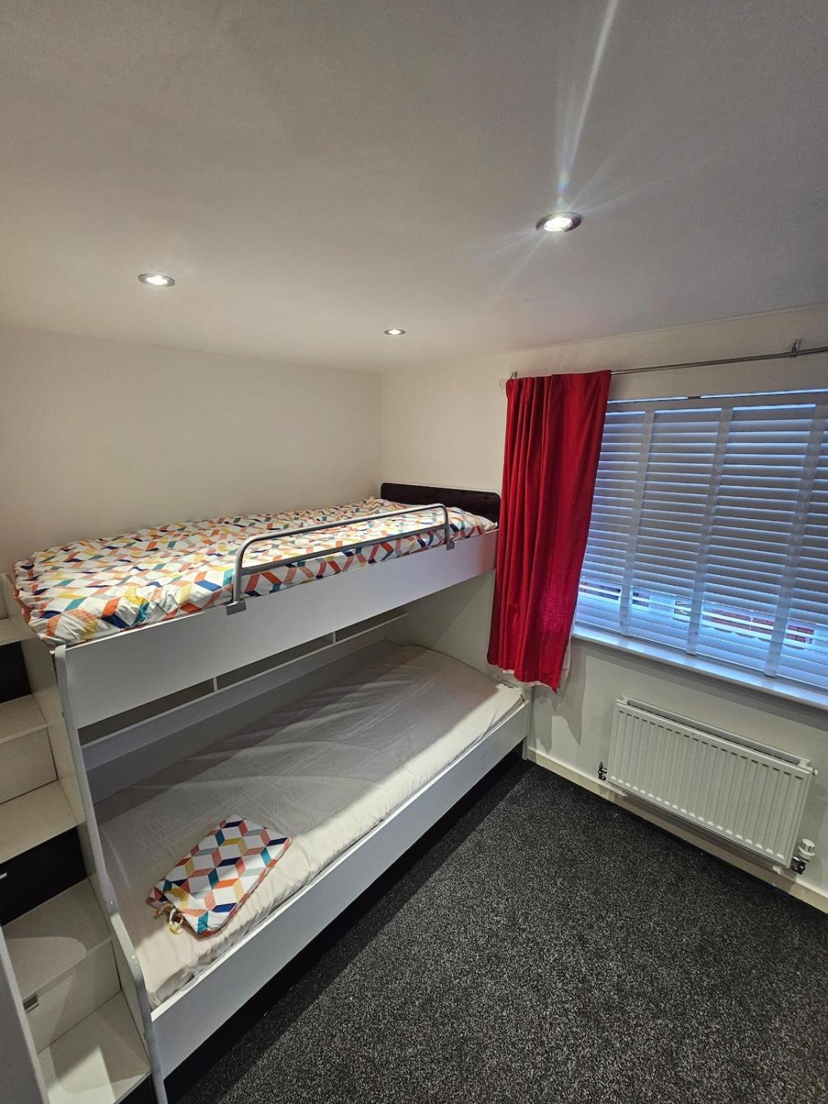 Apartment Very Cosy 3 Bedroom House Close To